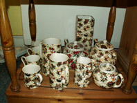 Christmas theme Shannonbridge Chintz set, click on image to enlarge